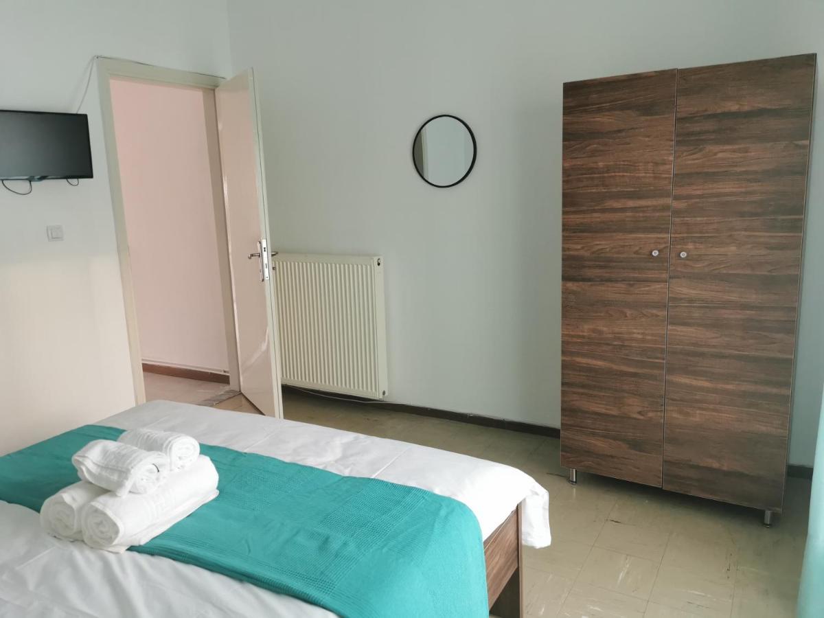 La Familia Apartments Olympiakí Aktí Luaran gambar