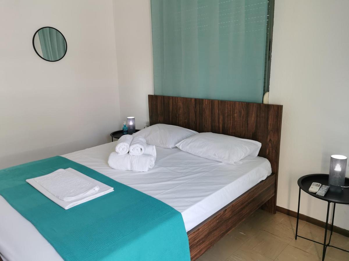 La Familia Apartments Olympiakí Aktí Luaran gambar