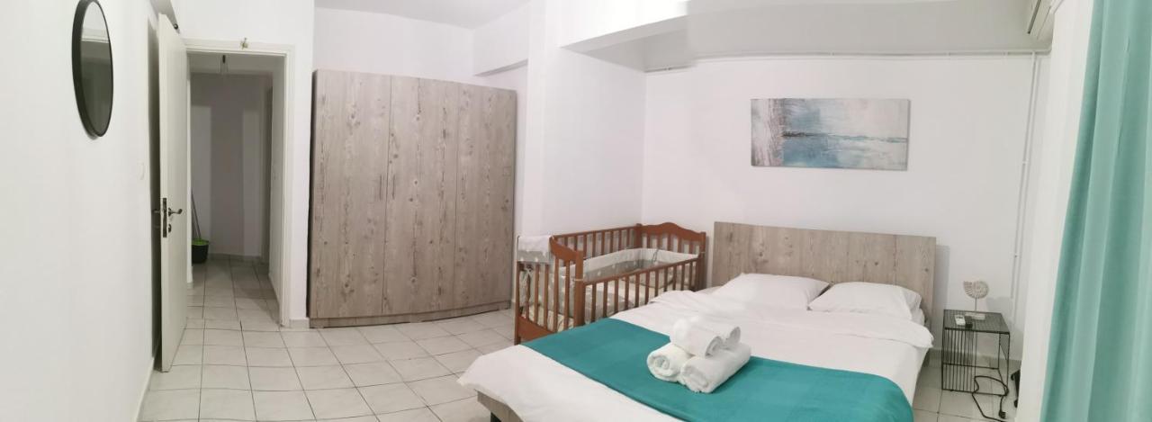 La Familia Apartments Olympiakí Aktí Luaran gambar