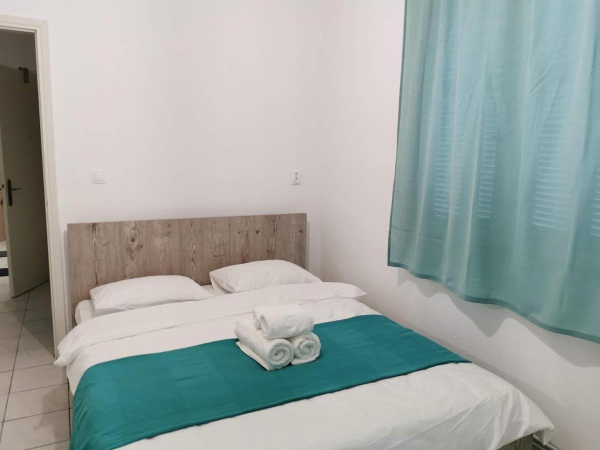 La Familia Apartments Olympiakí Aktí Luaran gambar