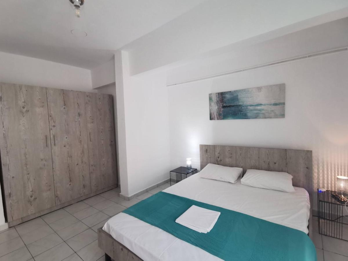 La Familia Apartments Olympiakí Aktí Luaran gambar