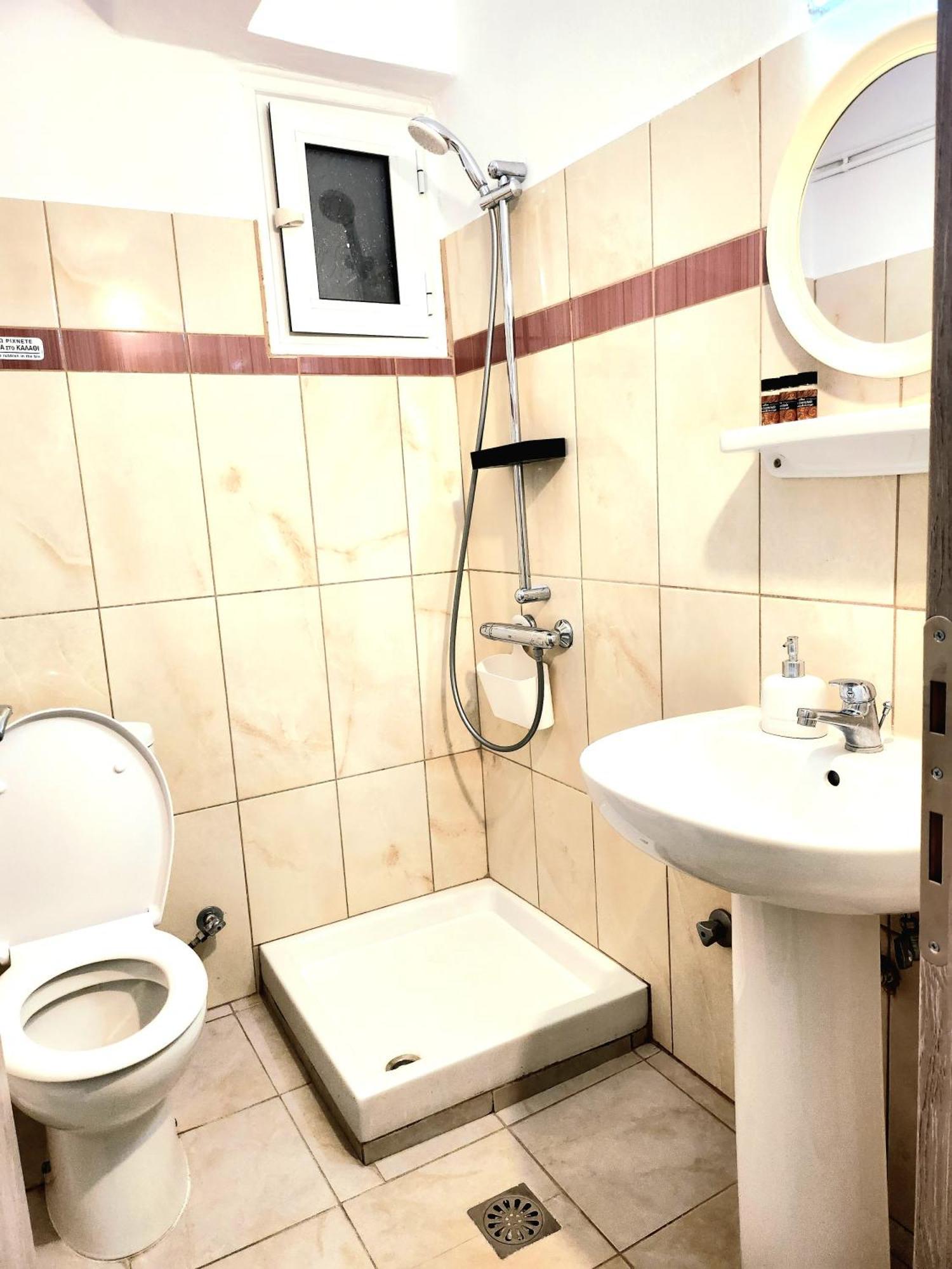 La Familia Apartments Olympiakí Aktí Luaran gambar