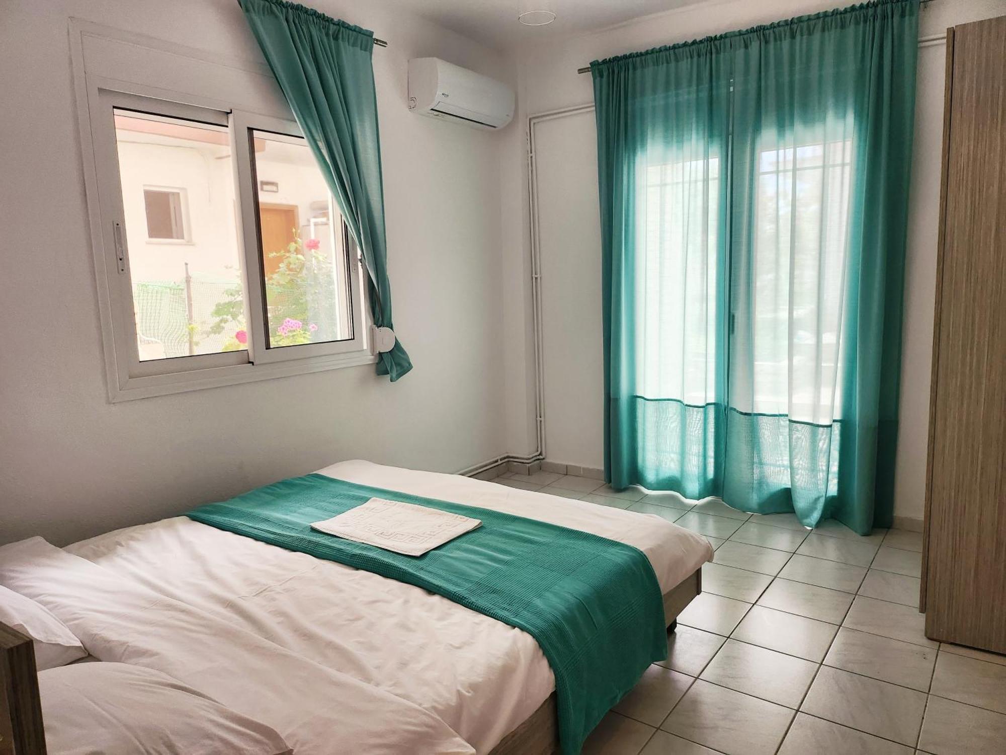 La Familia Apartments Olympiakí Aktí Luaran gambar