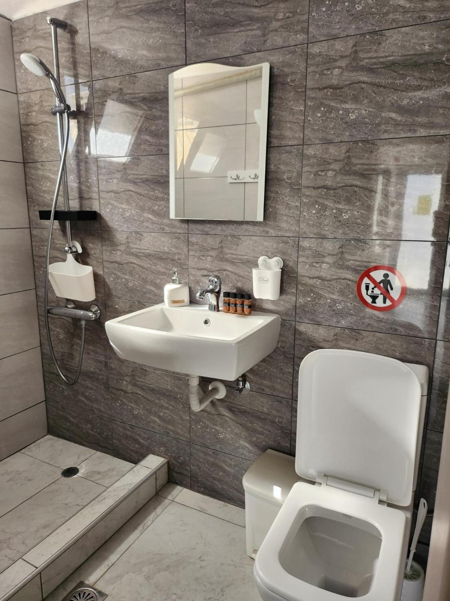 La Familia Apartments Olympiakí Aktí Luaran gambar
